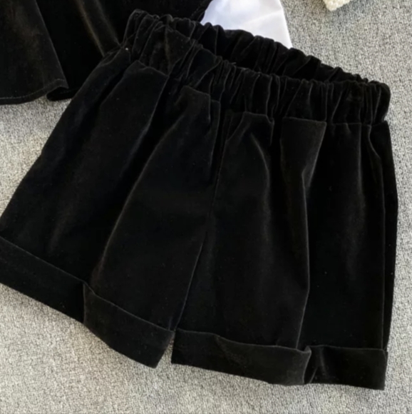 NWT WINTER BUSINESS CHIC STREET STYLE TSHIRT TWO PIECE SHORT SET S: SMALL- LARGE - Picture 11 of 14